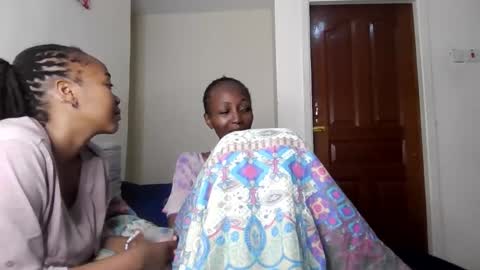 Snapshot of atara_seren chatting on 05.15.26 atara_seren online show from 05.15.26