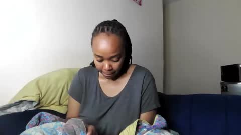 Snapshot of atara_seren chatting on 05.19.26 atara_seren online show from 05.19.26