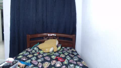 Snapshot of atena_messy chatting on 12.30.24 atena messy online show from 12.30.24