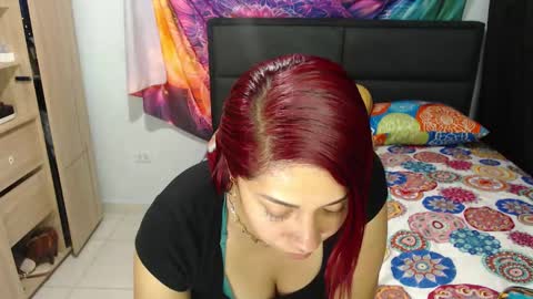 Snapshot of atena_messy chatting on 09.18.25 atena messy online show from 09.18.25