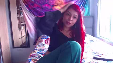 Snapshot of atena_messy chatting on 10.20.25 atena messy online show from 10.20.25
