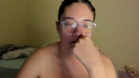 Snapshot of atenas__05 chatting on 07.08.26 atenas online show from 07.08.26