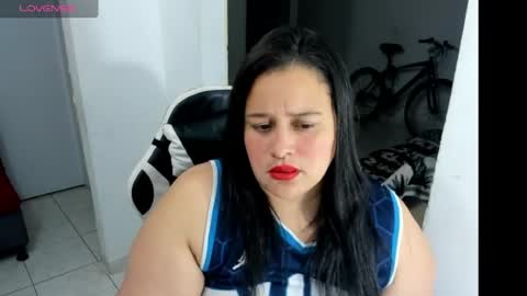 Snapshot of atenea_19_ chatting on 04.22.26 atenea_19_ online show from 04.22.26