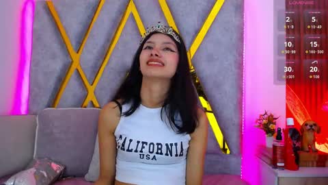 Snapshot of atenea_smith1 chatting on 05.06.26 Athenea online show from 05.06.26