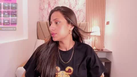 Snapshot of atiena_ chatting on 04.15.26 Atiena online show from 04.15.26