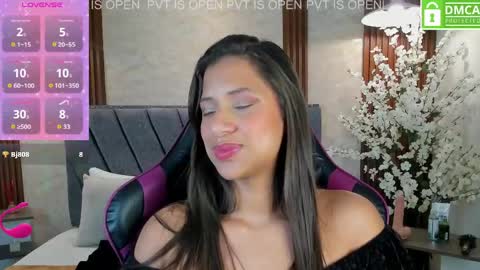 Snapshot of atiena_ chatting on 04.24.26 Atiena online show from 04.24.26