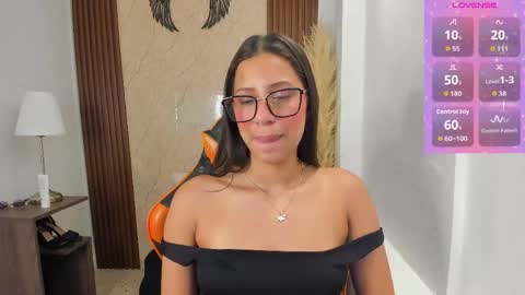 Snapshot of atiena_ chatting on 05.25.26 Atiena online show from 05.25.26