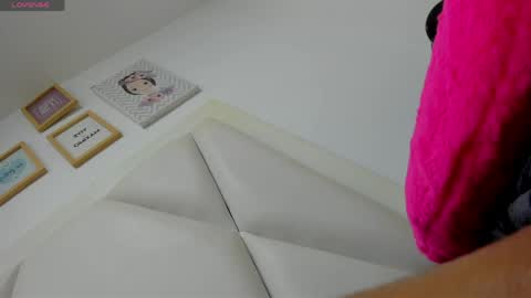 Snapshot of atilana_diaz chatting on 04.30.26 Atilana Diaz online show from 04.30.26