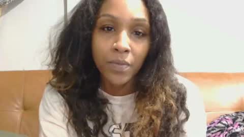 Snapshot of atirahcali chatting on 09.19.25 AtirahCali online show from 09.19.25