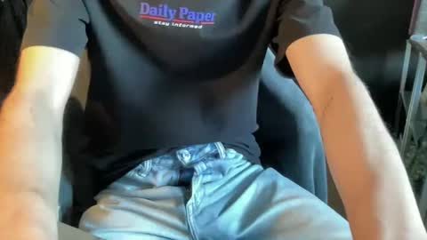 Undress a hung twink  online show from 01.10.25