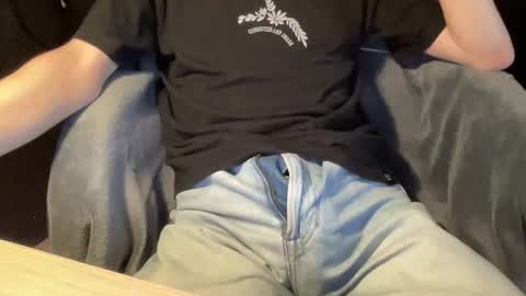 Undress a hung twink  online show from 02.21.25