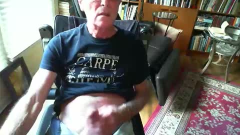 Snapshot of atlhung9 chatting on 10.18.25 Atlhung9 online show from 10.18.25