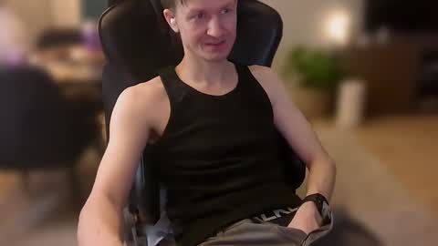 Max Powers online show from 01.12.25