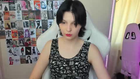 Snapshot of audreyykim chatting on 09.19.25 Audrey online show from 09.19.25