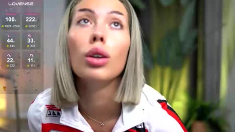 Snapshot of audreyzanne chatting on 10.03.25 Isabella online show from 10.03.25