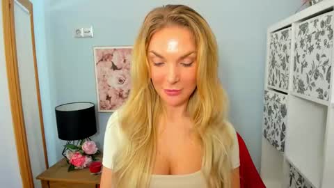 Snapshot of aullorasensual chatting on 12.02.24 AulloraSensual online show from 12.02.24