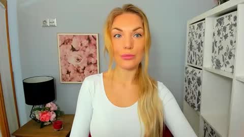 Snapshot of aullorasensual chatting on 12.03.24 AulloraSensual online show from 12.03.24