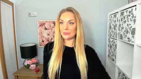 Snapshot of aullorasensual chatting on 01.03.25 AulloraSensual online show from 01.03.25