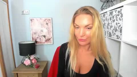 Snapshot of aullorasensual chatting on 01.21.25 AulloraSensual online show from 01.21.25