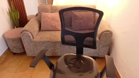 Snapshot of aunty_milf0 chatting on 05.27.26 aunty_milf0 online show from 05.27.26