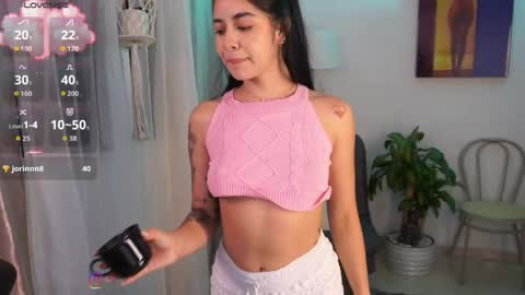 Snapshot of aura_sensual chatting on 05.14.26 . online show from 05.14.26