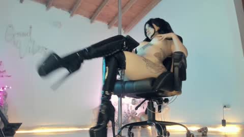 aura online show from 12.18.24