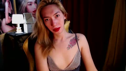Snapshot of aurakharisma_xx chatting on 12.07.24 Miss awra online show from 12.07.24