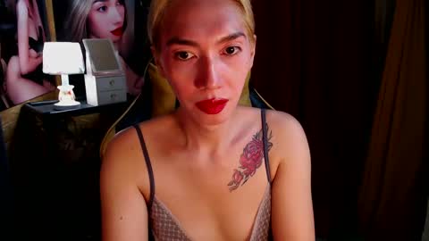 Snapshot of aurakharisma_xx chatting on 01.07.25 Miss awra online show from 01.07.25