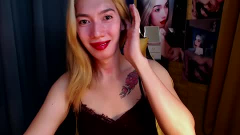 Snapshot of aurakharisma_xx chatting on 01.22.25 Miss awra online show from 01.22.25
