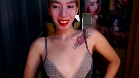 Snapshot of aurakharisma_xx chatting on 02.12.25 Miss awra online show from 02.12.25