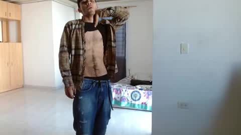 Snapshot of aureliv1 chatting on 10.18.25 Aureliano online show from 10.18.25