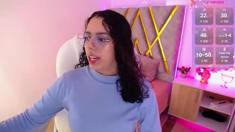 Snapshot of aurora_brown chatting on 01.10.25 Aurora online show from 01.10.25