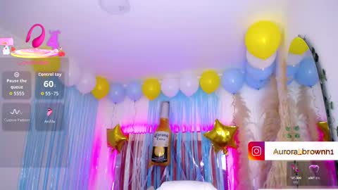 Snapshot of aurora_brown chatting on 09.27.25 Aurora online show from 09.27.25