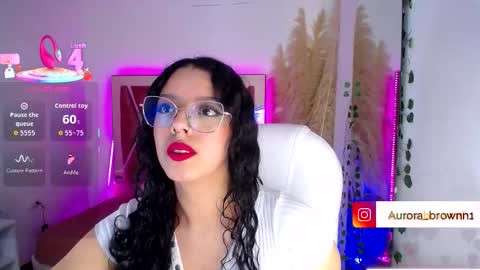 Snapshot of aurora_brown chatting on 10.10.25 Aurora online show from 10.10.25