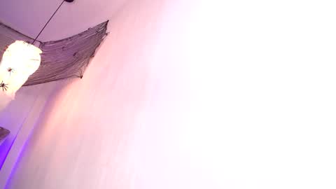 Snapshot of aurora_brown chatting on 10.24.25 Aurora online show from 10.24.25