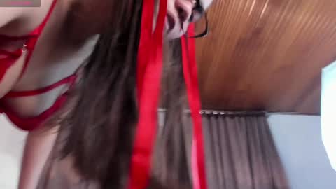 Snapshot of aurora_divine chatting on 12.18.24 aurora_divine online show from 12.18.24