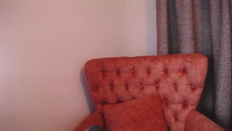 Snapshot of aurora_divine chatting on 12.19.24 aurora_divine online show from 12.19.24