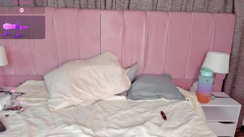 Snapshot of aurora_divine chatting on 01.04.25 aurora_divine online show from 01.04.25