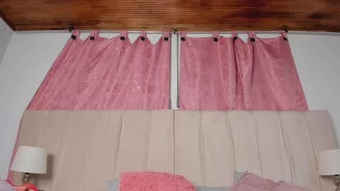 Snapshot of aurora_divine chatting on 03.11.25 aurora_divine online show from 03.11.25