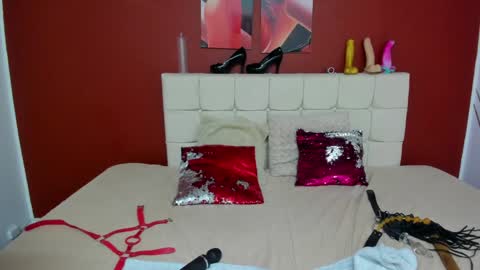 AURORA online show from 02.05.25