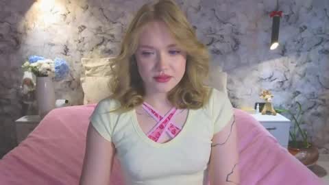 Snapshot of aurora_golden chatting on 05.13.26 Kate online show from 05.13.26