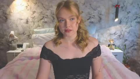 Snapshot of aurora_golden chatting on 06.06.26 Kate online show from 06.06.26