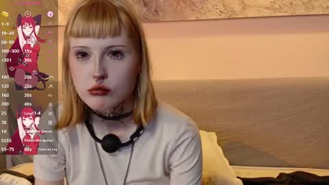 Snapshot of aurora_radiance chatting on 05.16.26 Serena online show from 05.16.26