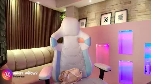 aurora_willow9 online show from 12.16.25