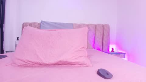 auroraa_miller online show from 11.29.25