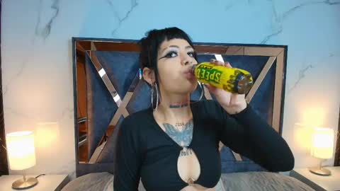 Snapshot of auroradiaz_ chatting on 04.29.26 Aurora Diaz online show from 04.29.26