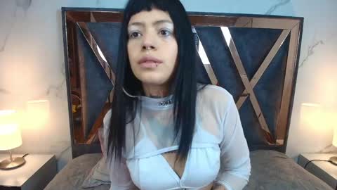 Snapshot of auroradiaz_ chatting on 05.19.26 Aurora Diaz online show from 05.19.26