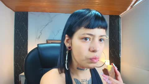 Snapshot of auroradiaz_ chatting on 05.25.26 Aurora Diaz online show from 05.25.26