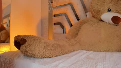 Aurora  online show from 02.11.26