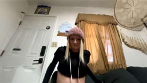 Snapshot of auroranightsxxx chatting on 06.02.26 Destiny Nicole online show from 06.02.26
